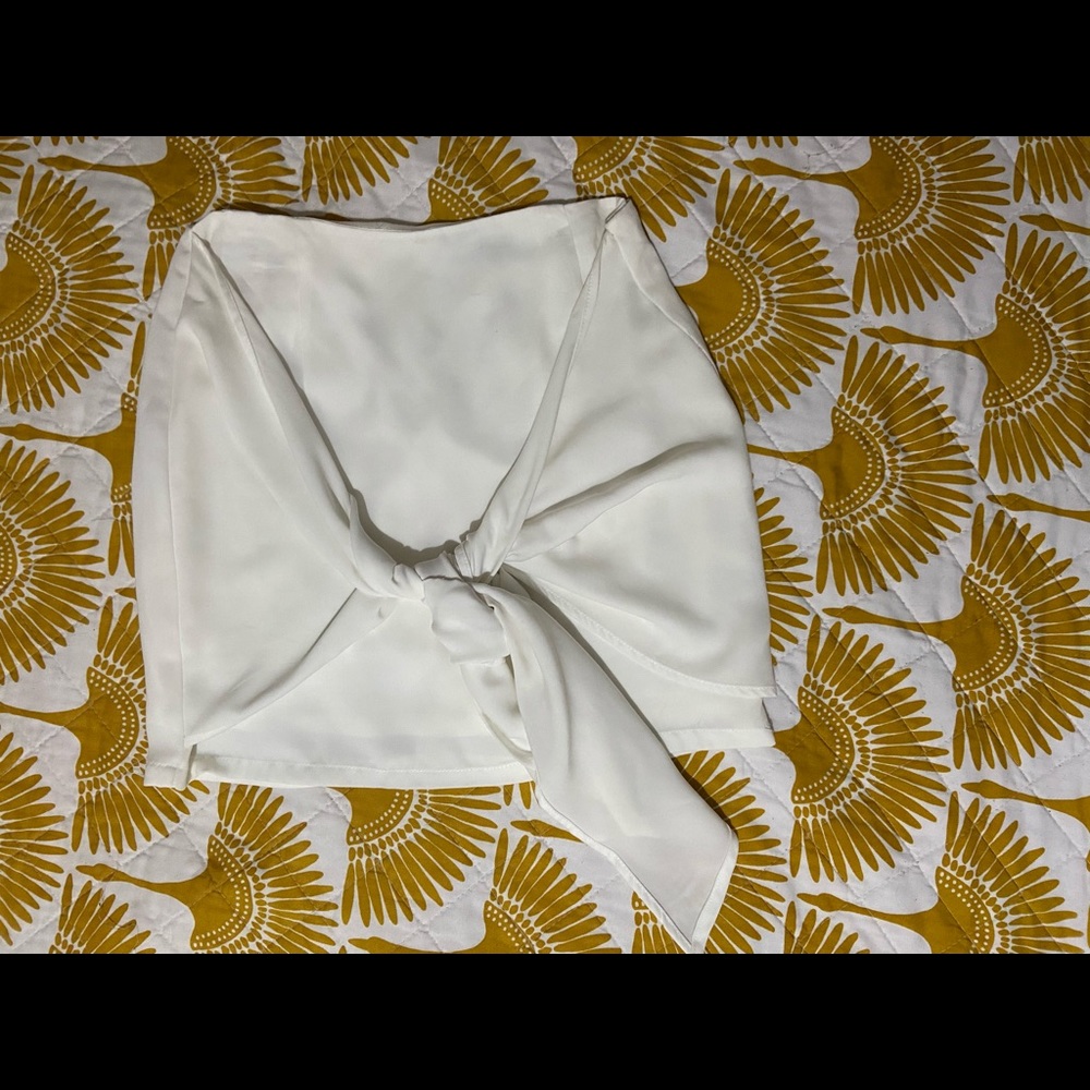 White skirt size M